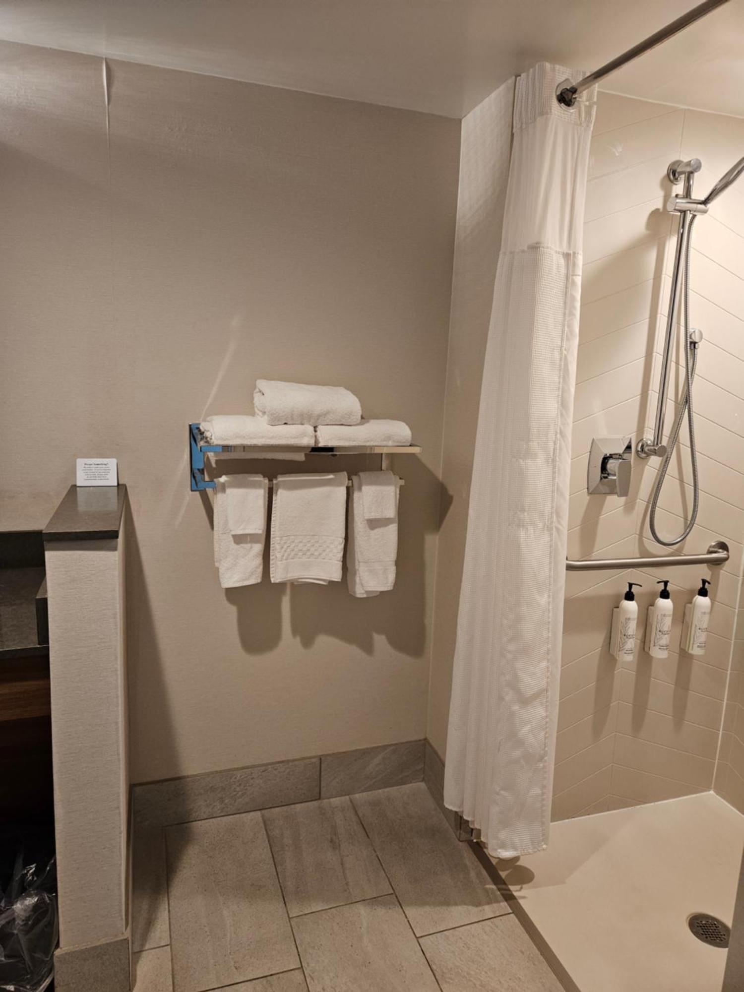 Fairfield Inn & Suites By Marriott Атенс Экстерьер фото